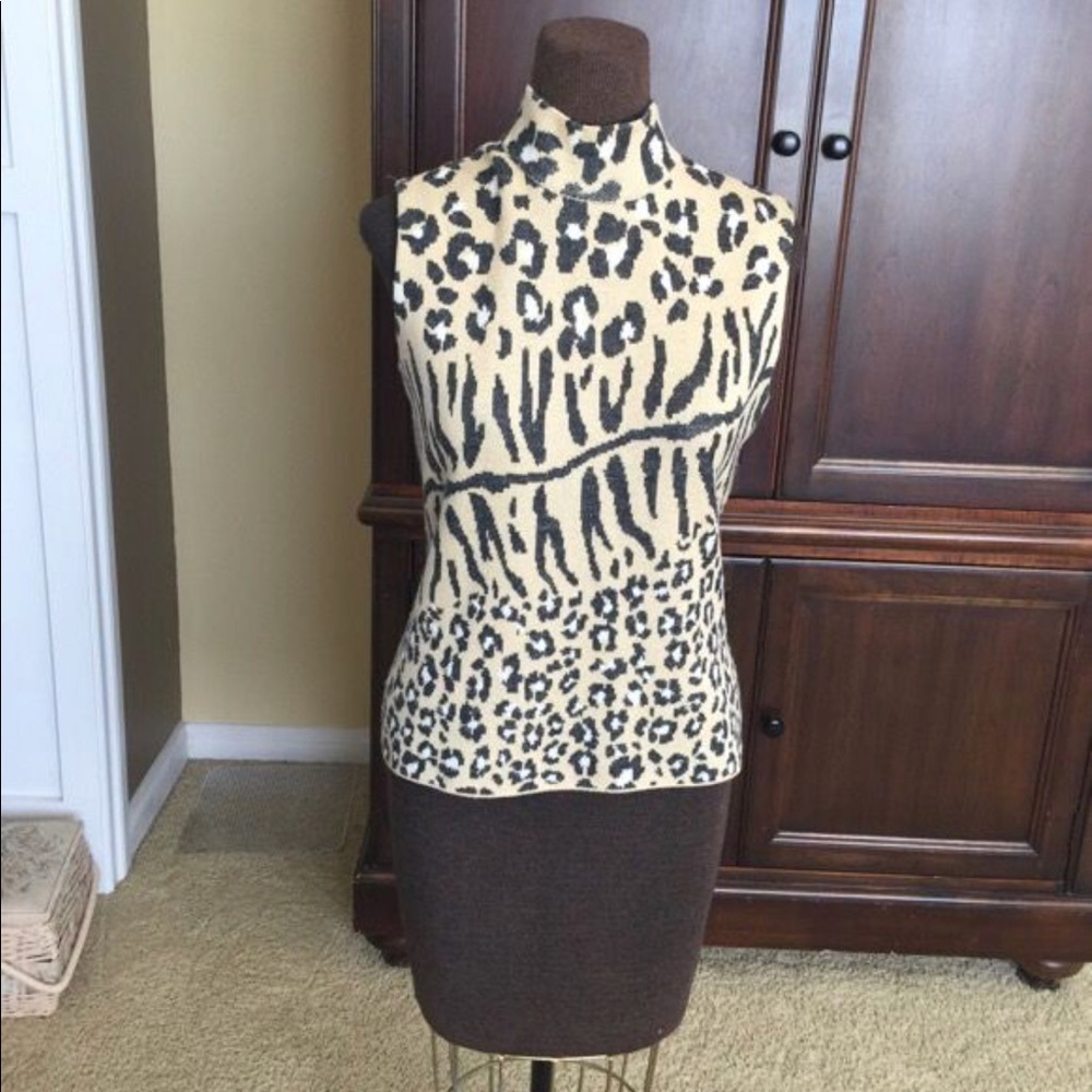 St. john mock neck sleveless blouse!